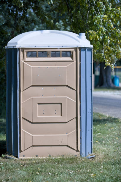 Best Portable toilet rental cost  in Manawa, WI